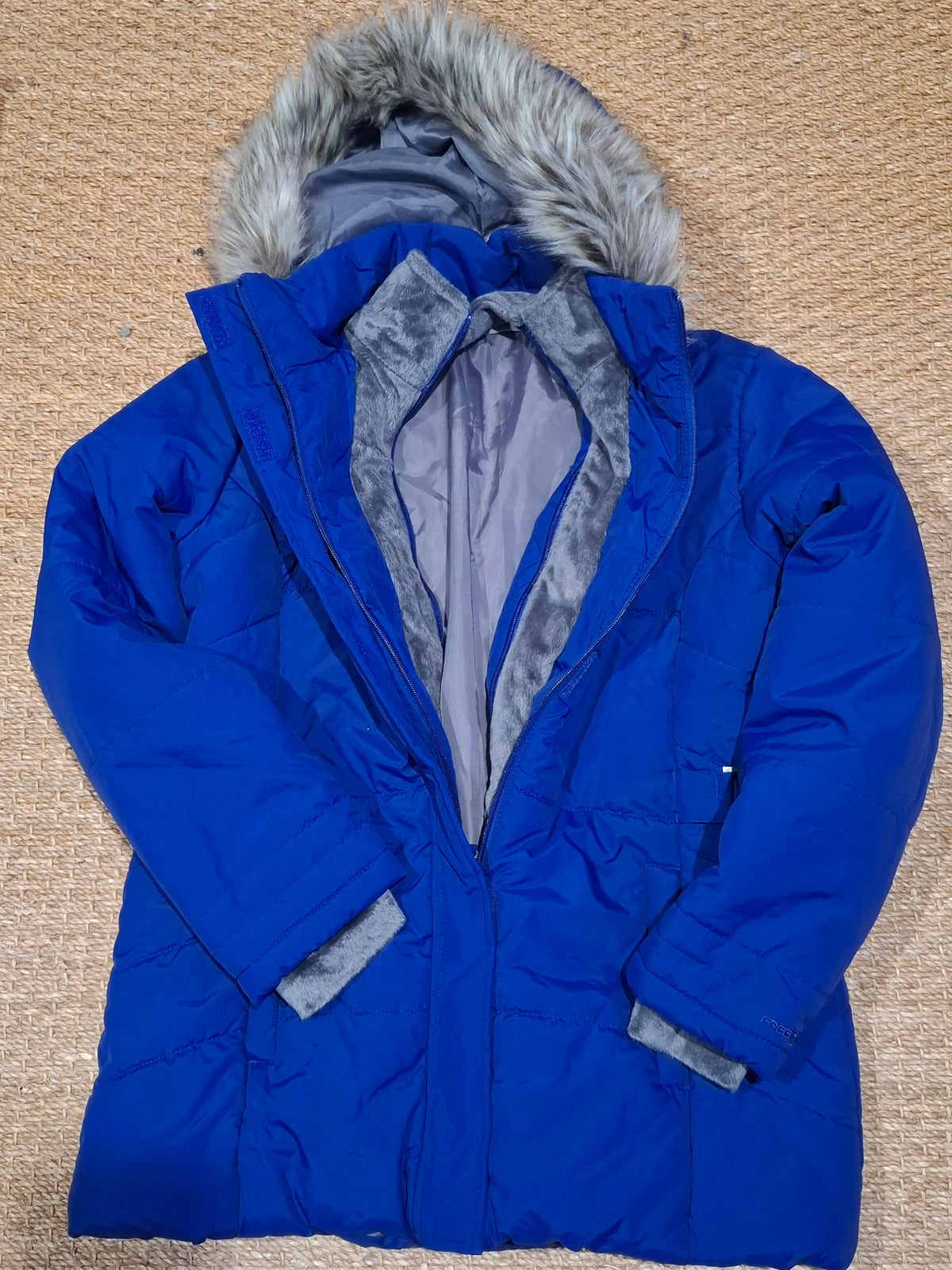 Women's size large winter coat NWT color blue